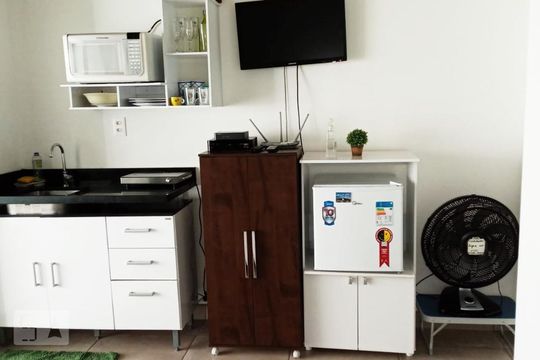 Cozinha de kitnet/studio para alugar com 1 quarto, 29m² em Bom Retiro, São Paulo