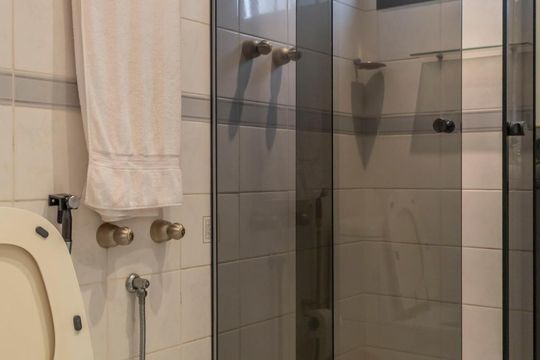 Banheiro da Suíte 1 de apartamento à venda com 3 quartos, 146m² em Santana, São Paulo