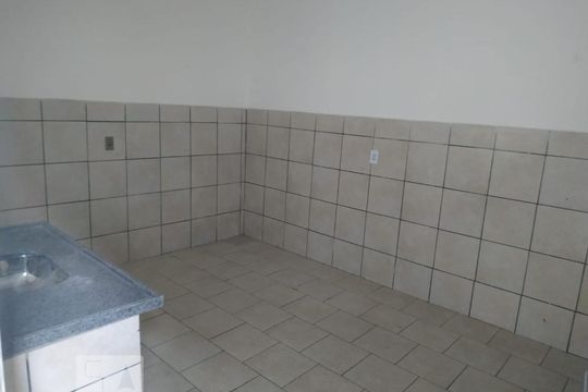 Cozinha de casa para alugar com 1 quarto, 55m² em Vila Independência, São Paulo