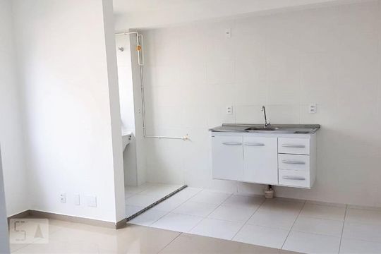 Cozinha de apartamento para alugar com 2 quartos, 40m² em Jardim São Savério, São Paulo