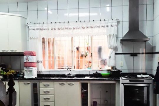 Cozinha de casa à venda com 3 quartos, 180m² em Vila Invernada, São Paulo