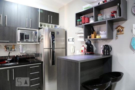 Cozinha de apartamento à venda com 2 quartos, 68m² em Jardim Henriqueta, Taboão da Serra