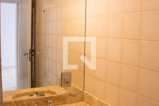 Banheiro de apartamento à venda com 1 quarto, 50m² em Bosque, Campinas