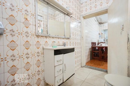 Banheiro de casa à venda com 2 quartos, 400m² em Jardim Vila Formosa, São Paulo