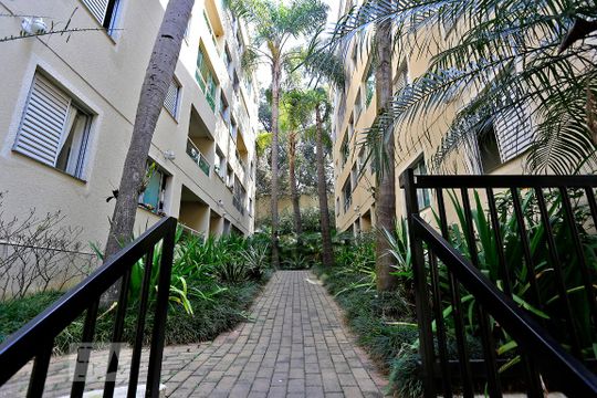Entrada de apartamento à venda com 3 quartos, 65m² em Paraisópolis, São Paulo