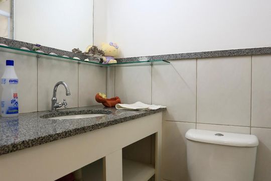 Banheiro de apartamento à venda com 3 quartos, 65m² em Paraisópolis, São Paulo