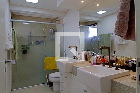 Banheiro da Suíte 1  de apartamento à venda com 3 quartos, 166m² em Paraíso do Morumbi, São Paulo