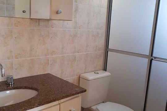 Banheiro de apartamento à venda com 3 quartos, 75m² em Portão, Curitiba