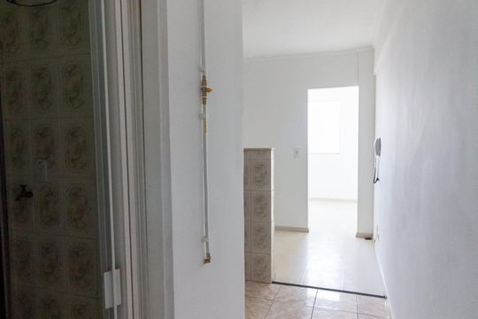 Entrada do apartamento de kitnet/studio para alugar com 1 quarto, 35m² em Centro, Guarulhos