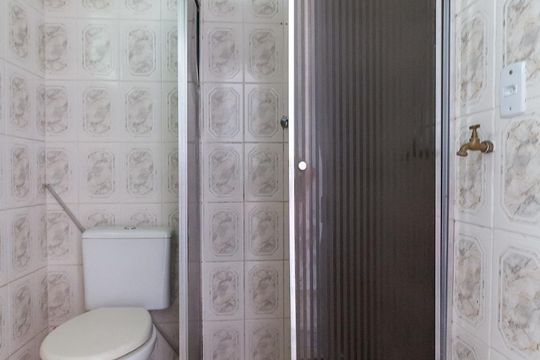 Banheiro de kitnet/studio para alugar com 1 quarto, 35m² em Centro, Guarulhos