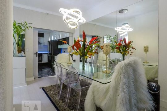 Casa à venda com 4 quartos, 200m² em Cambuci, São Paulo