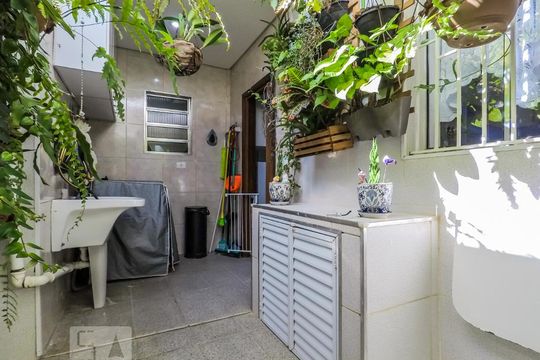Casa à venda com 4 quartos, 200m² em Cambuci, São Paulo
