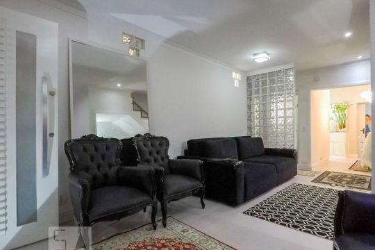 Casa à venda com 4 quartos, 200m² em Cambuci, São Paulo