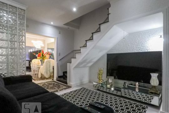 Casa à venda com 4 quartos, 200m² em Cambuci, São Paulo