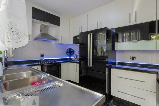 Casa à venda com 4 quartos, 200m² em Cambuci, São Paulo