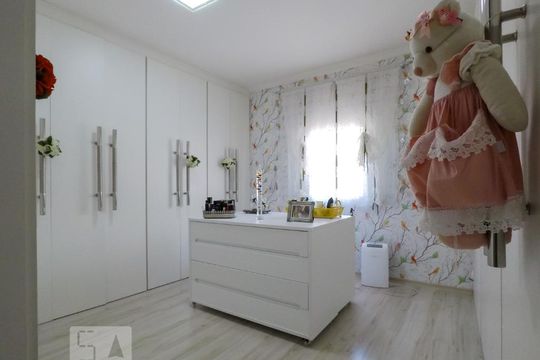 Casa à venda com 4 quartos, 200m² em Cambuci, São Paulo