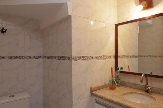 Lavabo de casa à venda com 5 quartos, 240m² em Niterói, Canoas