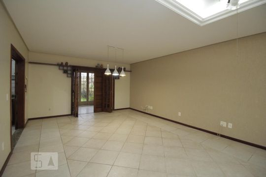 Sala de casa à venda com 5 quartos, 240m² em Niterói, Canoas