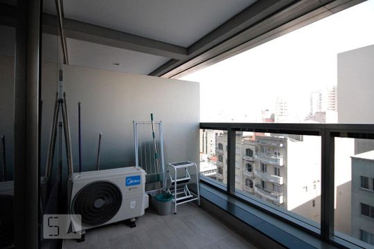 Varanda de kitnet/studio para alugar com 1 quarto, 40m² em República, São Paulo