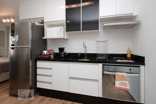 Cozinha de kitnet/studio para alugar com 1 quarto, 40m² em República, São Paulo
