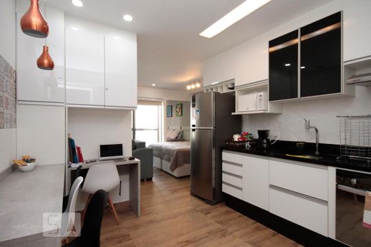 Cozinha de kitnet/studio para alugar com 1 quarto, 40m² em República, São Paulo