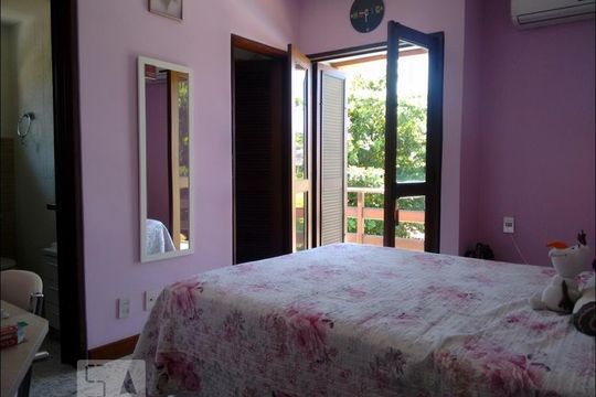 Casa de Condomínio para alugar com 4 quartos, 480m² em Largo da Batalha, Niterói