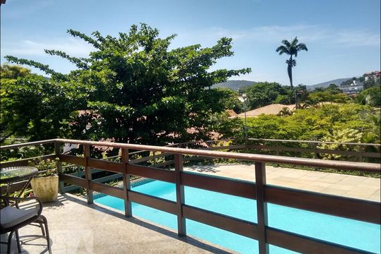 Casa de Condomínio para alugar com 4 quartos, 480m² em Largo da Batalha, Niterói