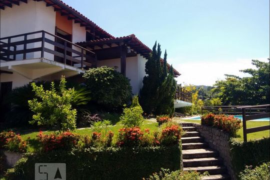 Casa de Condomínio para alugar com 4 quartos, 480m² em Largo da Batalha, Niterói