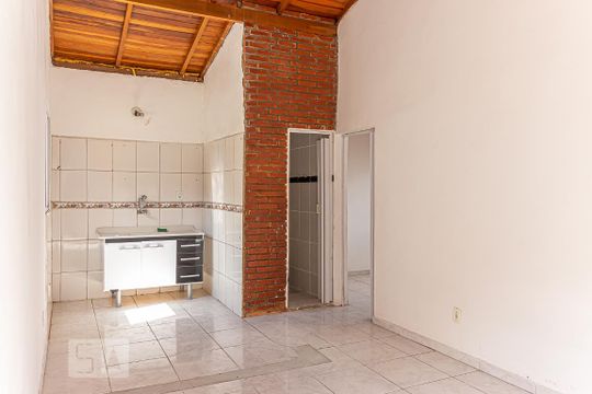 Casa para alugar com 1 quarto, 45m² em Vila Nair, São Paulo