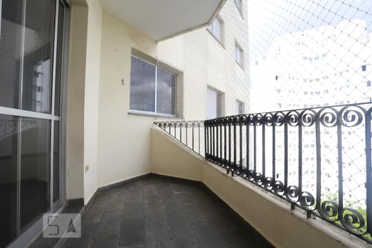 Sacada de apartamento para alugar com 3 quartos, 110m² em Vila Indiana, São Paulo