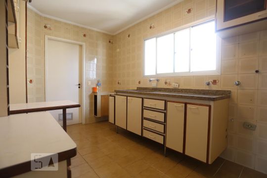 Cozinha de apartamento para alugar com 3 quartos, 110m² em Vila Indiana, São Paulo