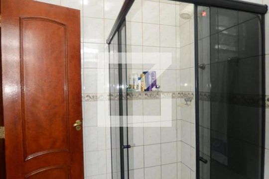 Banheiro de apartamento para alugar com 2 quartos, 80m² em Vila da Penha, Rio de Janeiro