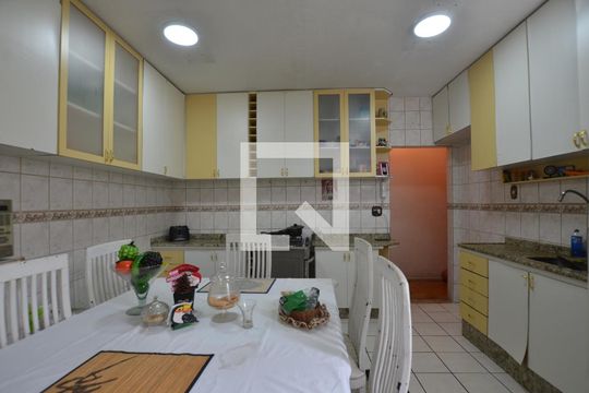 Cozinha de apartamento para alugar com 2 quartos, 80m² em Vila da Penha, Rio de Janeiro