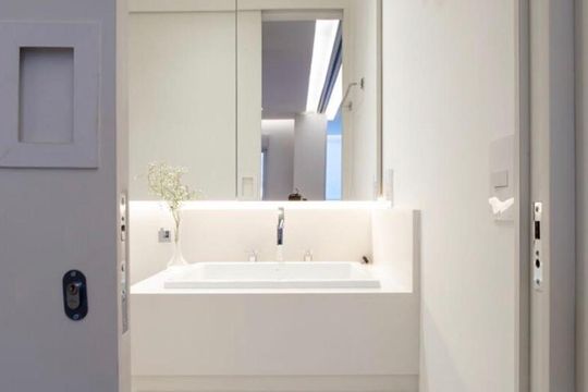 Banheiro de apartamento à venda com 1 quarto, 54m² em Jardim das Acácias, São Paulo