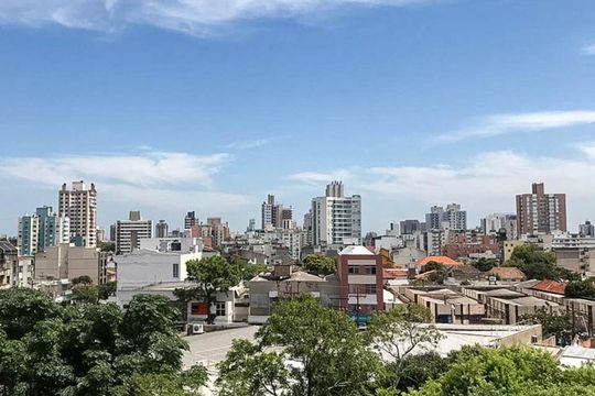 Vista de apartamento à venda com 2 quartos, 80m² em Azenha, Porto Alegre