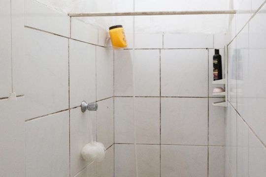 Banheiro de apartamento para alugar com 1 quarto, 55m² em República, São Paulo