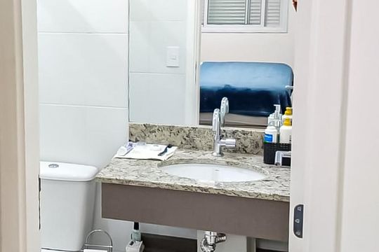 Banheiro de apartamento à venda com 2 quartos, 60m² em Jardim das Vertentes, São Paulo