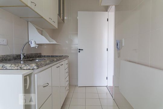 Cozinha de apartamento para alugar com 2 quartos, 53m² em Consolação, São Paulo