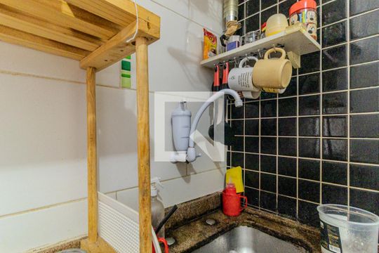 Cozinha de kitnet/studio à venda com 1 quarto, 28m² em Vila Buarque, São Paulo