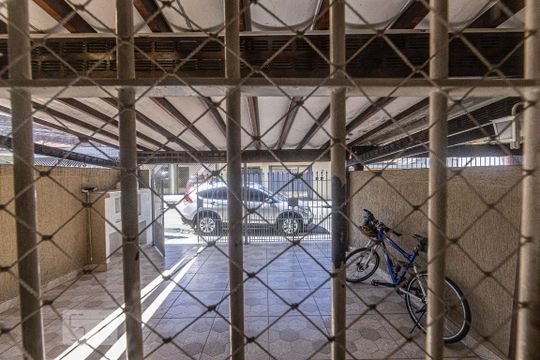 Vista Sala de casa para alugar com 2 quartos, 120m² em Vila Ivone, São Paulo