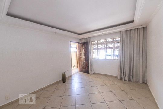 Sala de casa para alugar com 2 quartos, 120m² em Vila Ivone, São Paulo