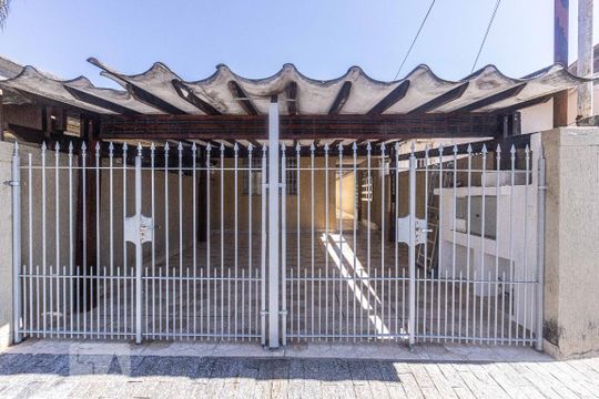 Fachada de casa para alugar com 2 quartos, 120m² em Vila Ivone, São Paulo