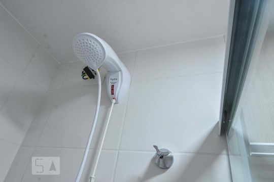 Banheiro de apartamento para alugar com 1 quarto, 30m² em Jardim Prudência, São Paulo