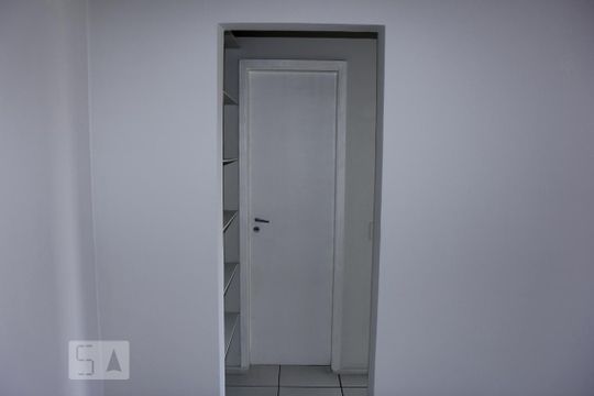 Corredor de apartamento para alugar com 1 quarto, 78m² em Cosme Velho, Rio de Janeiro
