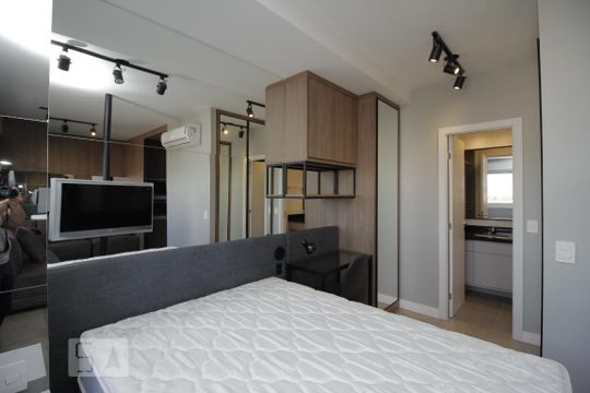 Quarto de kitnet/studio à venda com 1 quarto, 40m² em Nossa Senhora das Gracas, Canoas