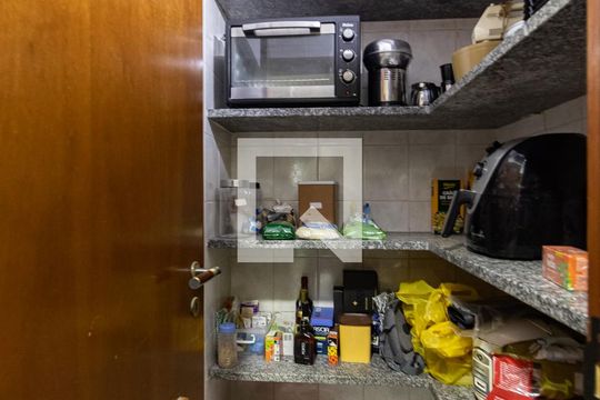 Dispensa de apartamento à venda com 4 quartos, 145m² em Liberdade, São Paulo
