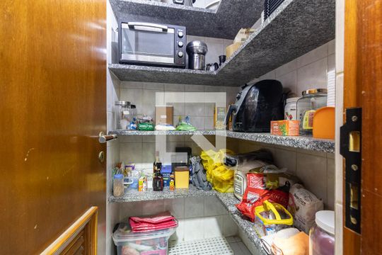 Dispensa de apartamento à venda com 4 quartos, 145m² em Liberdade, São Paulo