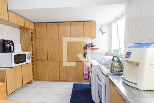 Cozinha e Área de Serviço de apartamento para alugar com 1 quarto, 110m² em Água Verde, Curitiba