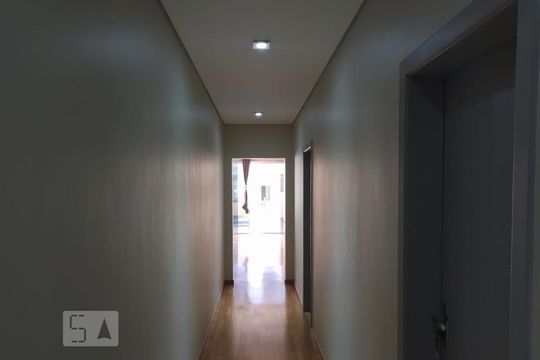 Corredor de casa para alugar com 3 quartos, 400m² em Vila Matilde, São Paulo