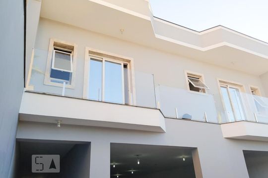 Fachada de casa para alugar com 3 quartos, 400m² em Vila Matilde, São Paulo